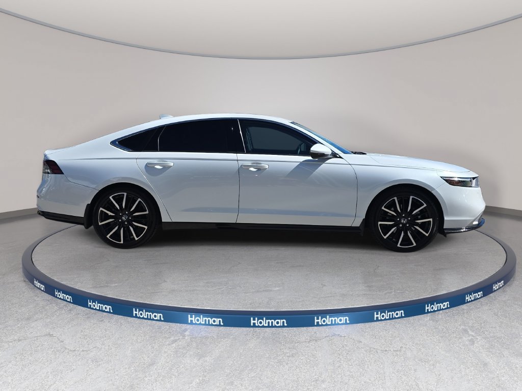 Used 2024 Honda Accord Touring image 5