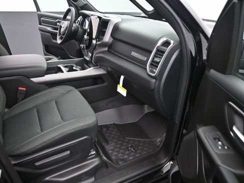 New 2026 RAM 1500 Big Horn AWD/4WD image 17
