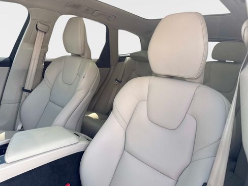 Certified 2024 Volvo XC60 B5 Plus w/ Climate Package AWD/4WD image 22