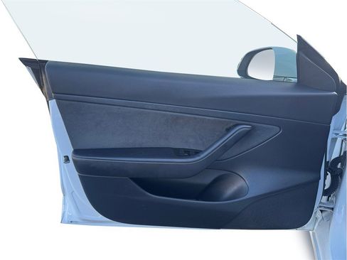 Used 2020 Tesla Model 3 Standard Range Plus image 13