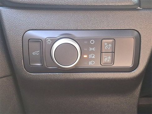 Used 2022 Ford Escape SE w/ SE Sport Appearance Package image 23