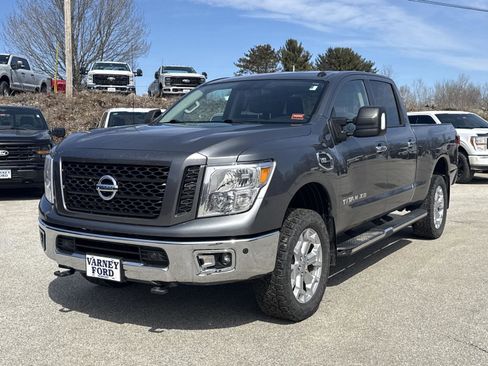 Used 2019 Nissan Titan SV w/ SV Convenience Package image 1