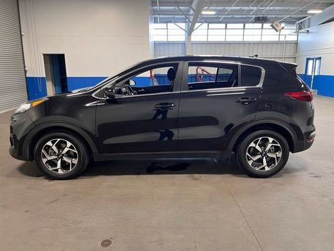Used 2022 Kia Sportage LX image 5