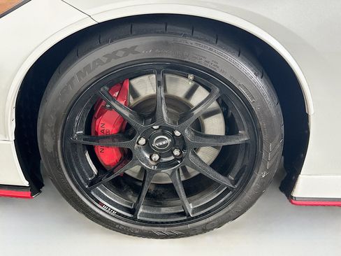 Used 2024 Nissan Z NISMO w/ Floor Mat Package RWD image 11