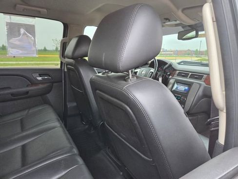 Used 2013 GMC Sierra 2500 SLT w/ Suspension Package, Off-Road AWD/4WD image 35