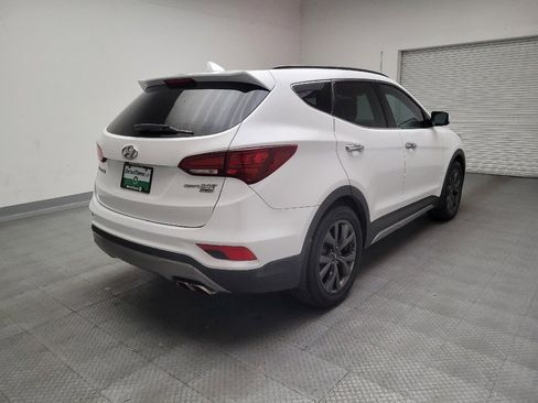 Used 2017 Hyundai Santa Fe Sport image 9