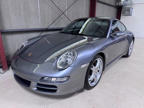 Used 2005 Porsche 911 Carrera RWD image 2