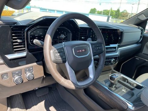 Used 2025 GMC Sierra 1500 SLT w/ SLT Premium Package AWD/4WD image 10