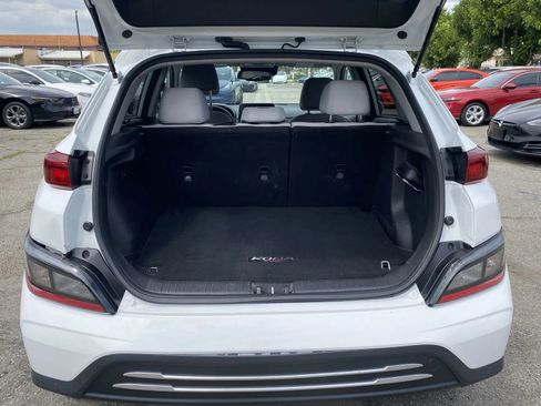 Used 2023 Hyundai Kona SE FWD image 8