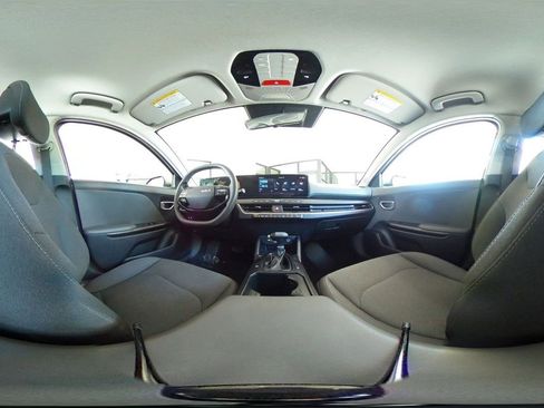 Used 2025 Kia K4 LXS FWD image 41