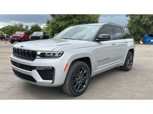New 2026 Jeep Grand Cherokee Summit w/ Obsidian Package AWD/4WD image 2