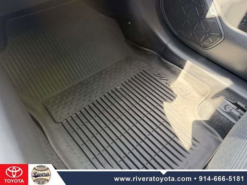 Used 2021 Toyota RAV4 LE AWD/4WD image 23