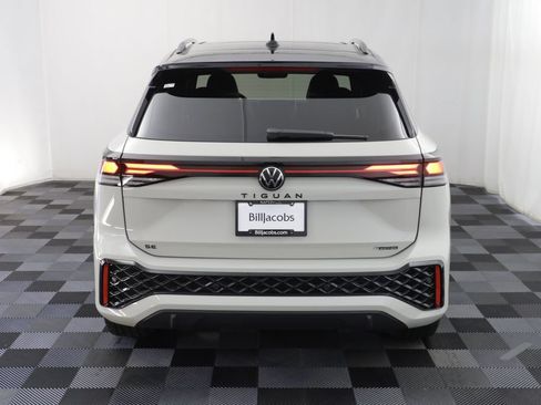 Used 2026 Volkswagen Tiguan SE R-Line AWD/4WD image 17