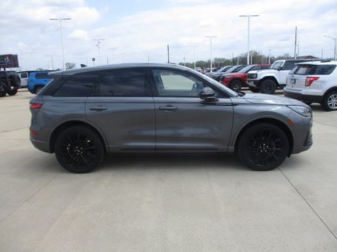 Used 2023 Lincoln Corsair AWD w/ Equipment Group 101A image 5