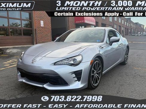 Used 2017 Toyota 86 image 1