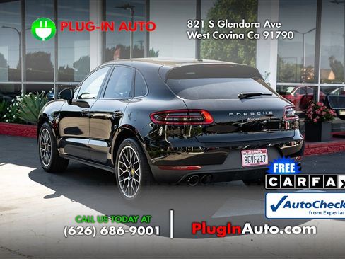 Used 2018 Porsche Macan AWD/4WD image 2