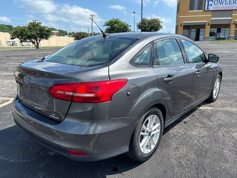 Used 2016 Ford Focus SE FWD image 5