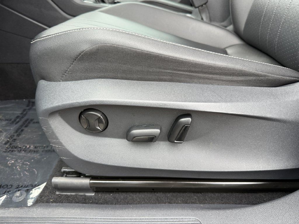 Used 2022 Volkswagen Tiguan SE FWD image 10