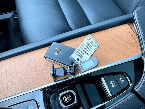 Used 2023 Volvo XC90 B6 Plus w/ Protection Package Premier image 36