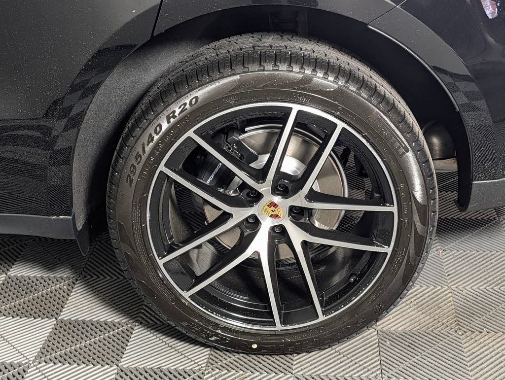 Certified 2026 Porsche Macan AWD/4WD image 12
