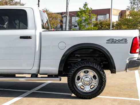 Used 2018 RAM 2500 Tradesman w/ Chrome Appearance Group image 18