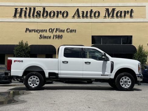 Used 2024 Ford F250 XLT w/ FX4 Off-Road Package AWD/4WD image 4