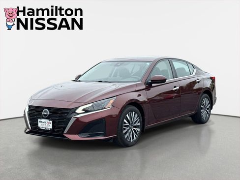 Used 2023 Nissan Altima 2.5 SV w/ SV Premium Package AWD/4WD image 5