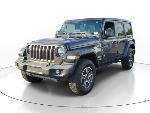 Used 2020 Jeep Wrangler Unlimited Sport S w/ Sun And Sound Package AWD/4WD image 3