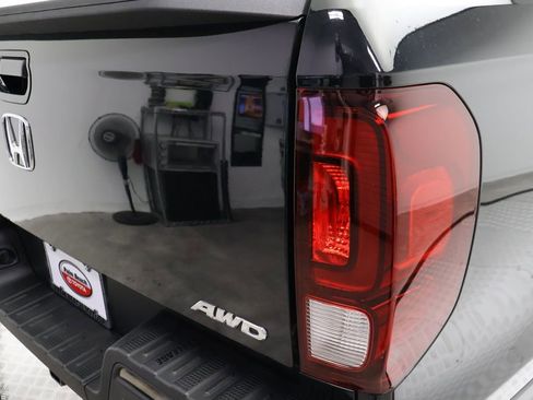 Used 2020 Honda Ridgeline Black Edition image 9