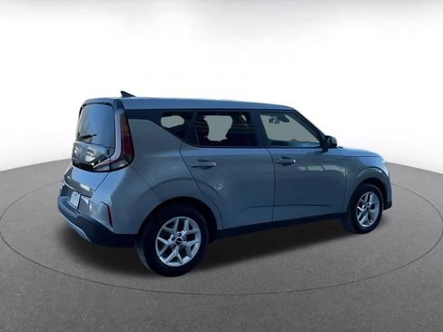 Used 2025 Kia Soul LX w/ LX Technology Package image 11