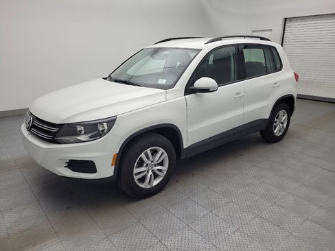 Used 2016 Volkswagen Tiguan S image 2