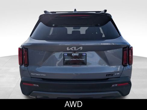 Certified 2023 Kia Sorento S w/ Panoramic Sunroof Package image 3
