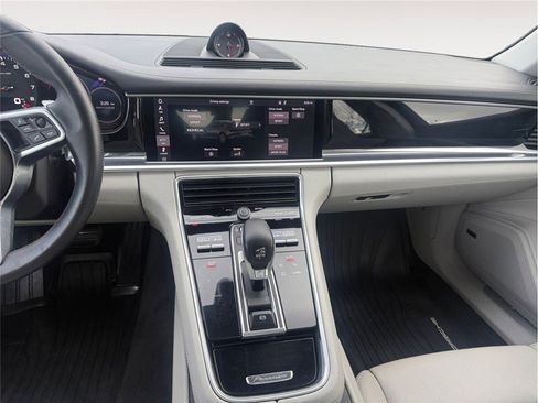 Used 2019 Porsche Panamera 4 image 11
