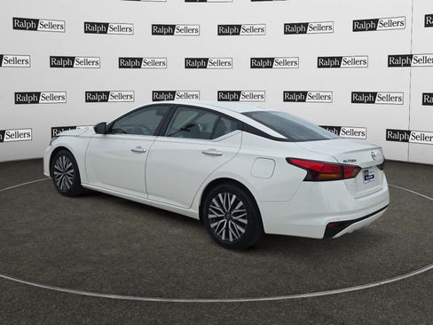 Used 2025 Nissan Altima 2.5 SV FWD image 4