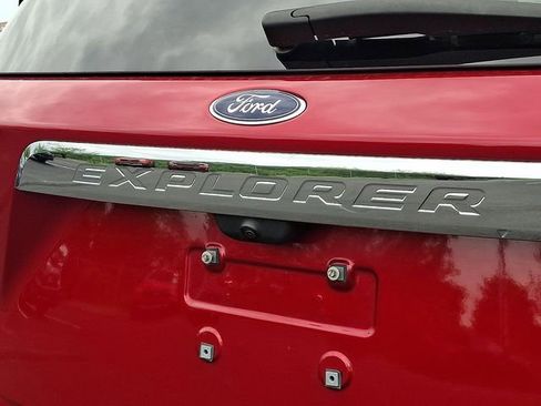 Certified 2023 Ford Explorer XLT w/ Equipment Group 202A AWD/4WD image 36