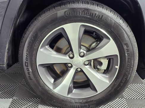 Used 2022 Jeep Cherokee Limited image 12