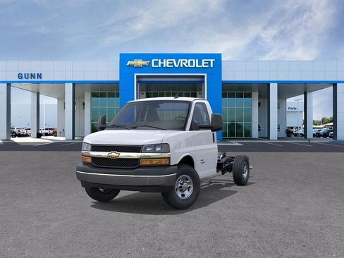 New 2025 Chevrolet Express 3500 w/ Power Convenience Package image 8