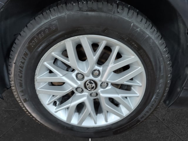 Used 2016 Toyota Camry LE w/ Protection Package (Q2) FWD image 9