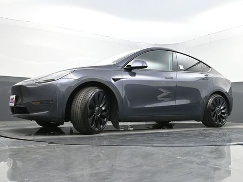 Used 2022 Tesla Model Y Performance AWD/4WD image 23
