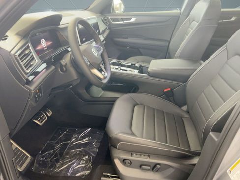 New 2026 Volkswagen Atlas Cross Sport SEL R-Line image 5