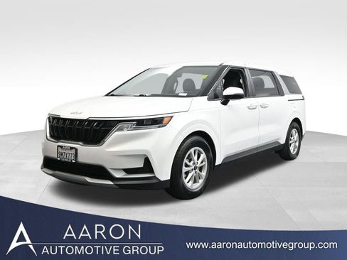 Used 2024 Kia Carnival LX image 1