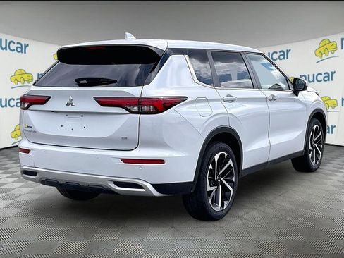 Used 2024 Mitsubishi Outlander SE image 6