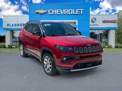 Used 2025 Jeep Compass Limited AWD/4WD image 9