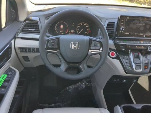 New 2026 Honda Odyssey Touring image 14