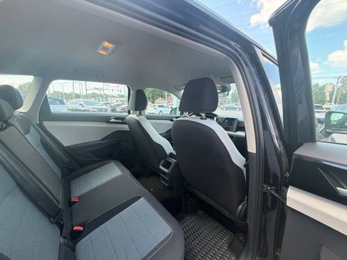 Certified 2025 Volkswagen Taos S AWD/4WD image 20