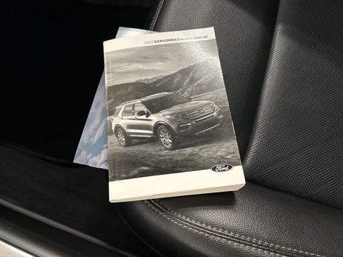 Used 2022 Ford Explorer Limited image 34