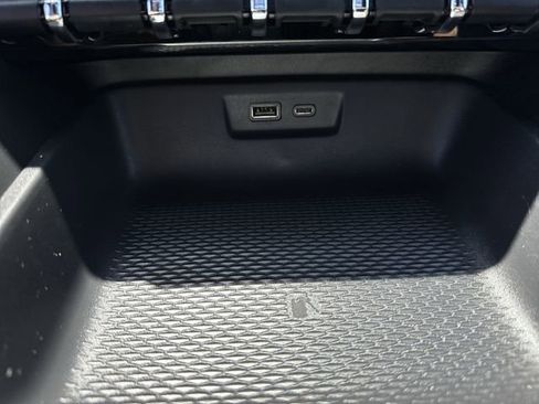 Used 2025 GMC Terrain Elevation w/ Elevation Premium Package FWD image 36