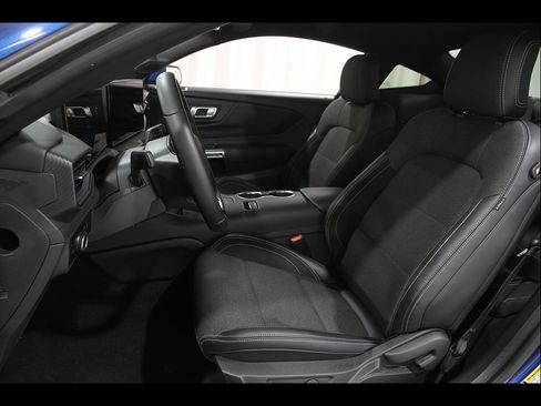 Used 2024 Ford Mustang Coupe RWD image 5