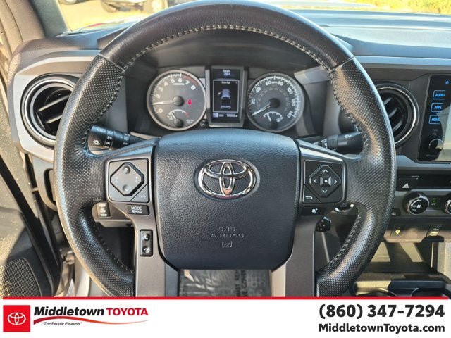 Used 2016 Toyota Tacoma TRD Sport w/ Towing Package AWD/4WD image 17