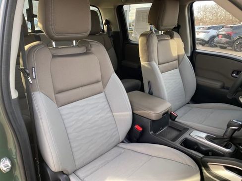 Certified 2024 Nissan Frontier SV w/ Technology Package image 9